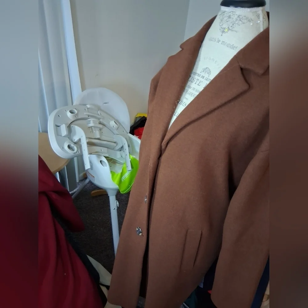 Elegant Brown Women's Coat